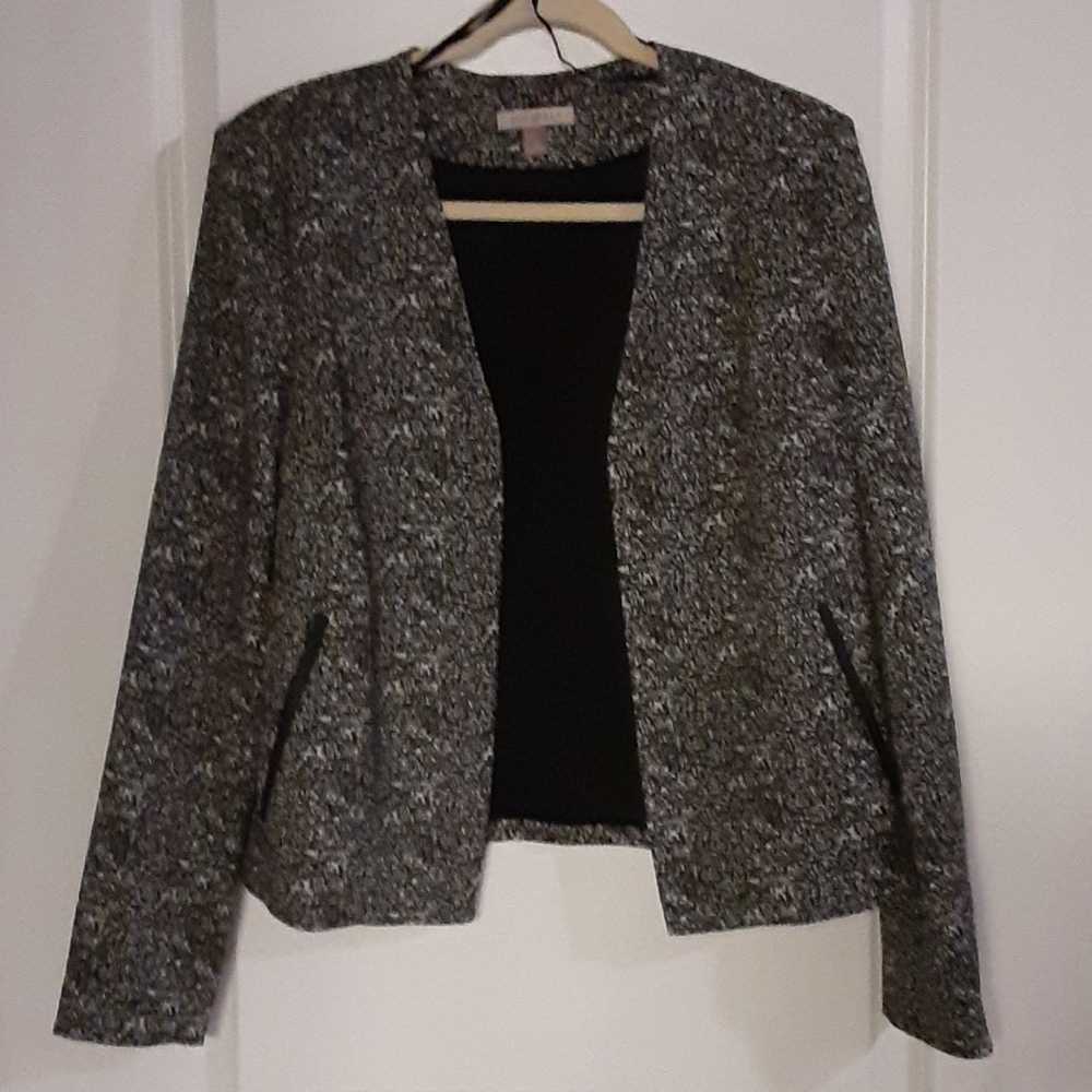Cute waist length jacket. Smoke/pet free home